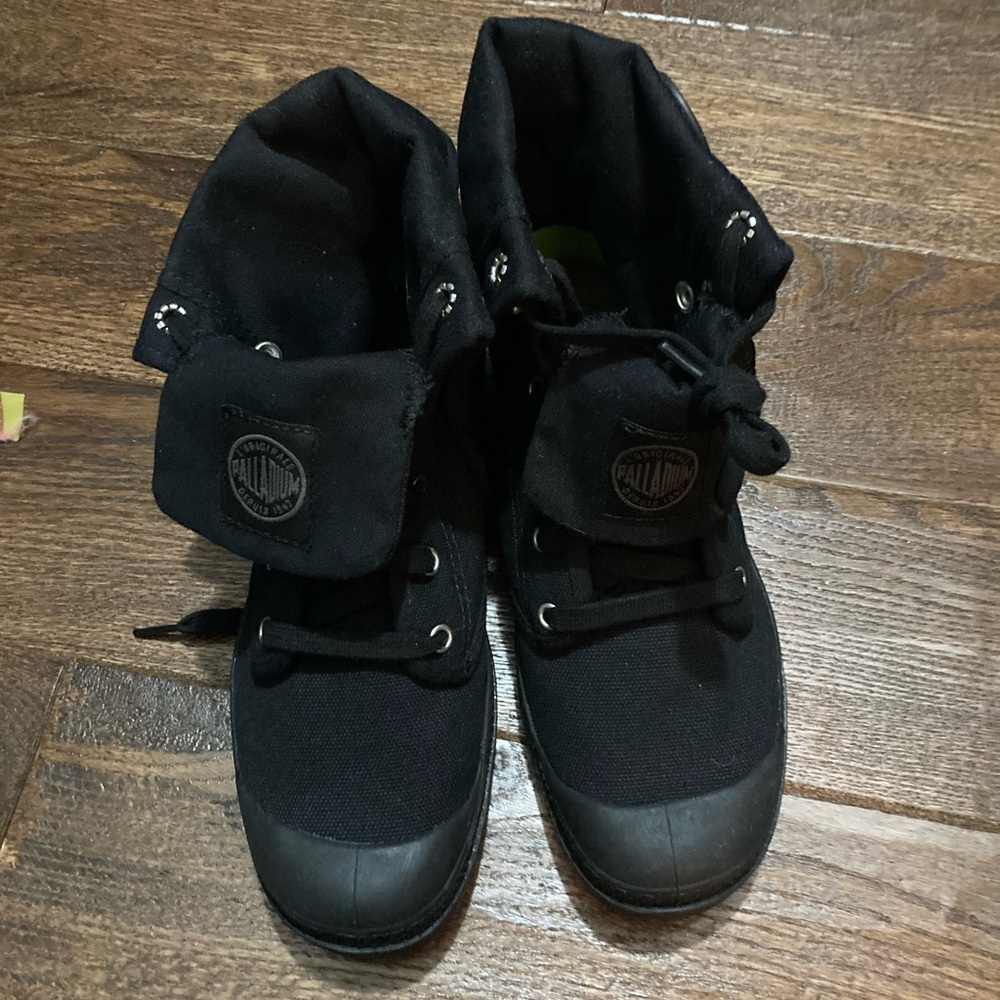 Palladium boots! Brand new , size 9.5
